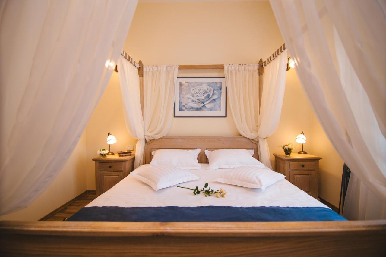 Karlhof Hotel Sebeş Buitenkant foto