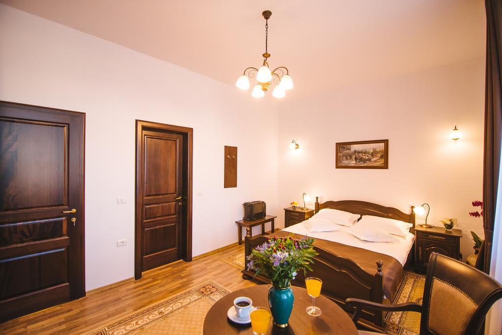 Karlhof Hotel Sebeş Kamer foto