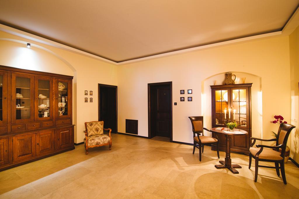 Karlhof Hotel Sebeş Buitenkant foto