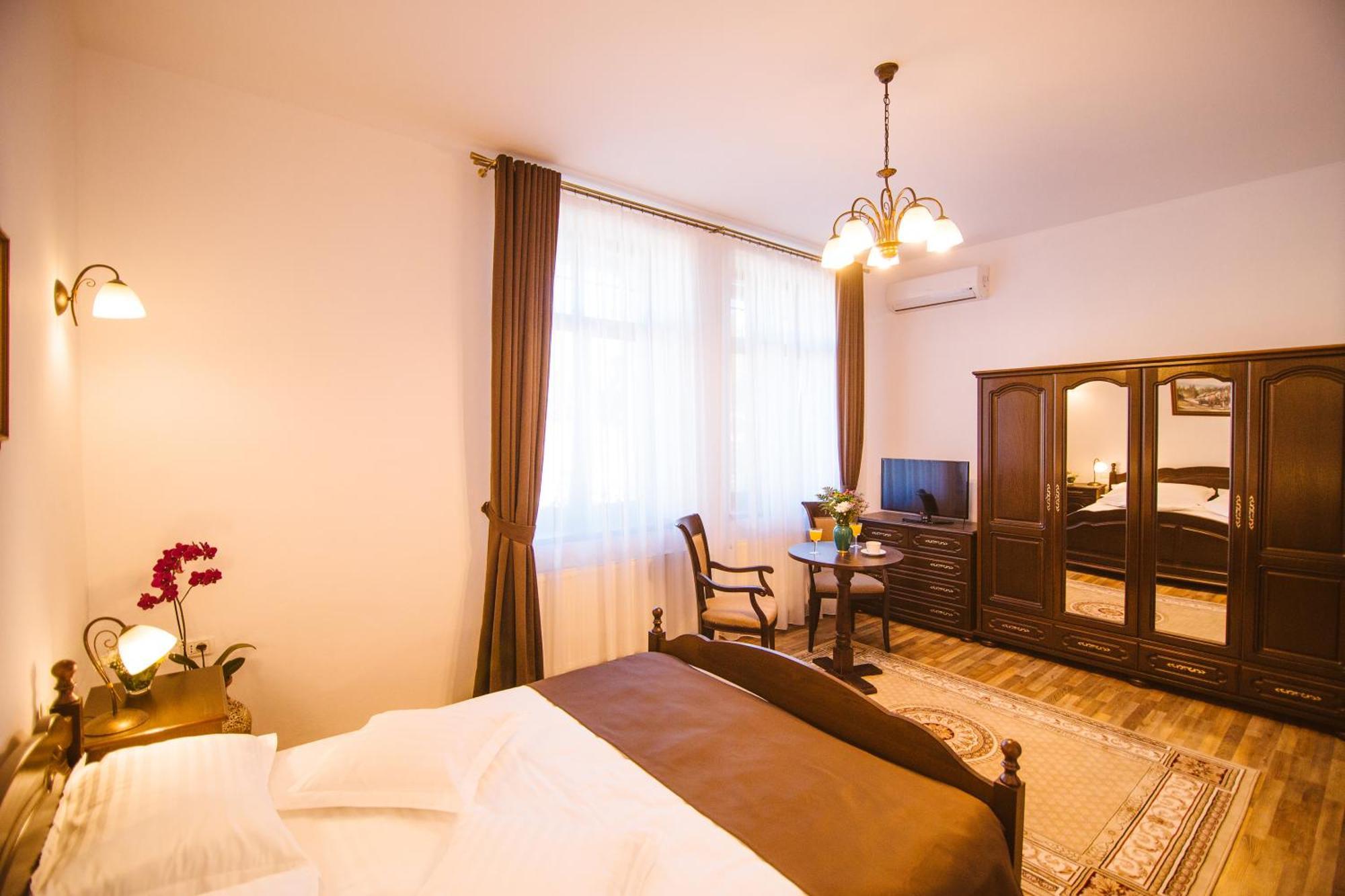Karlhof Hotel Sebeş Kamer foto