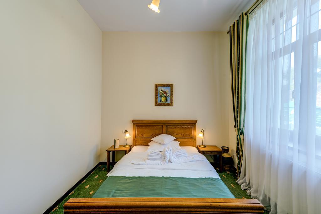 Karlhof Hotel Sebeş Buitenkant foto