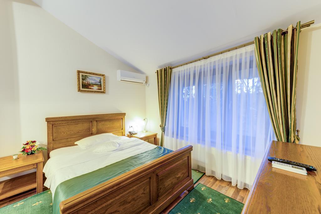 Karlhof Hotel Sebeş Buitenkant foto