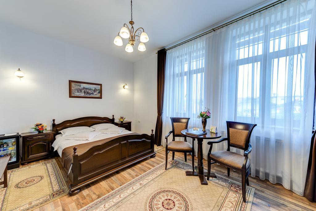 Karlhof Hotel Sebeş Buitenkant foto
